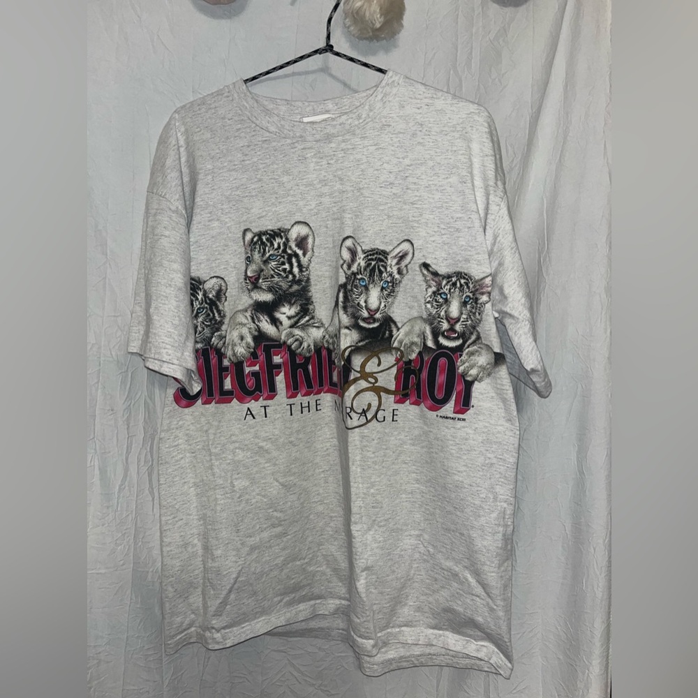Vintage Sigfried and Roy T-shirt 🌵
